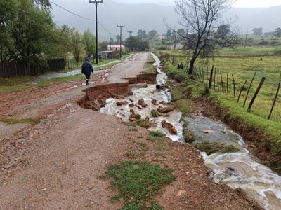 Weather-related water and road issues in George, Uniondale, and Haarlem