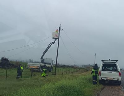 Munisipale spanne werk deur stormnagte om gemeenskappe by te staan