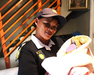 ‘Beyond the call of duty’: Knysna officer assists with birth