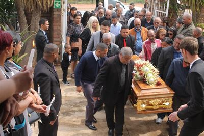 Dr. Clifford van Wyk ter ruste gelê