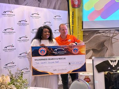 Charity golf day raises R600 000 for Table Mountain rescue and firefighting teams