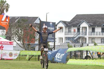 Beukes and Hopf triumph in muddy Lions Karoo to Coast