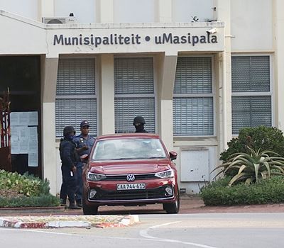 Mayor, municipal manager and CFO arrested in corruption investigation