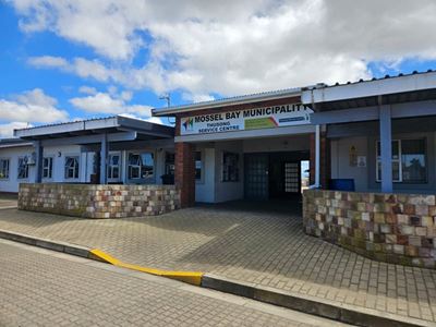 Man dies outside Sassa offices in Mossel Bay