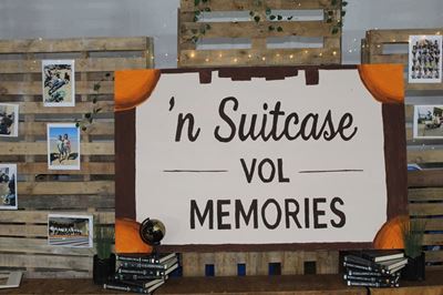 'n Suitcase vol memories laat gehoor op hul voete