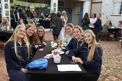 Oakhill learners serve up a feast