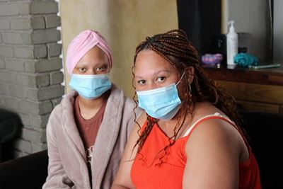 Rowena se kankerstryd neem ’n moeilike wending