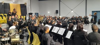 Kerskoor bied middag van sang en musiek aan