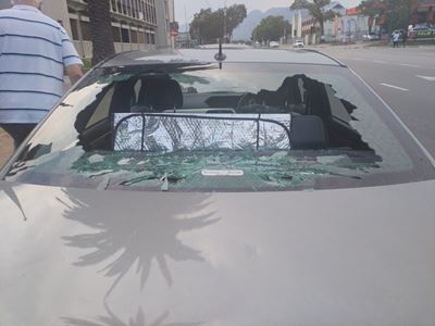Vehicle pelted with stones from bridge in Victoria Bay 
