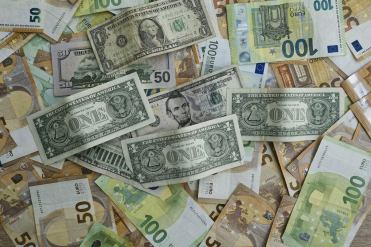 Currency market knowledge is essential for young professionals