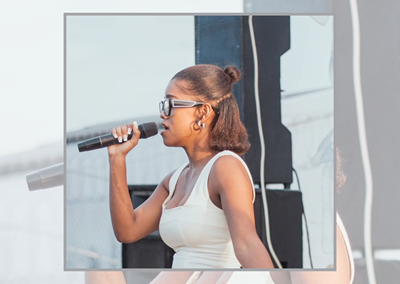 Van Facebook-video’s tot ’n virale treffer: Chuemia Prins se musiekreis