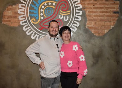 The long queue leads to.... Mochachos!