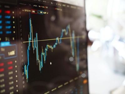 Mastering market fluctuations: Tips for navigating stock market volatility