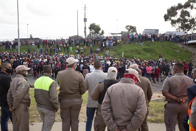 Temporary truce in Plett riot