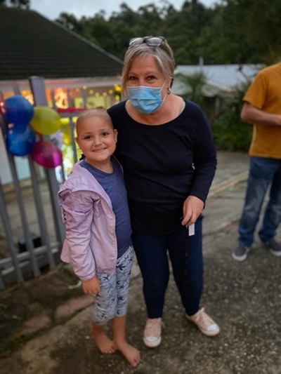 Jana is Kersfees by die huis