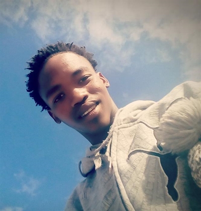 Man sterf toe hy vriend wou help