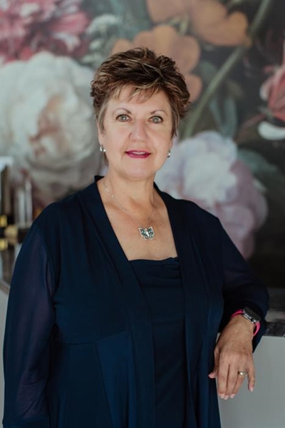 Sonja Smith vir begrafnisse met sorg, deernis en waardigheid