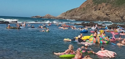 Dis lekker by die see 
