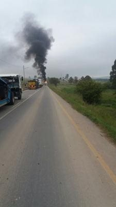 N3 Mooi River reopened after 32 trucks torched