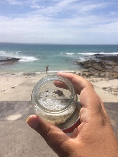 Help 'nurdles' opruim vir 'n geskenk
