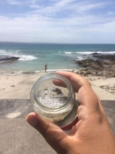 Help 'nurdles' opruim vir 'n geskenk