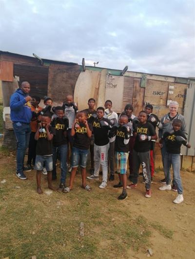 German sponsor helps boxers