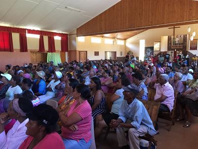Gerugte dat skool sluit, ouers kwaad