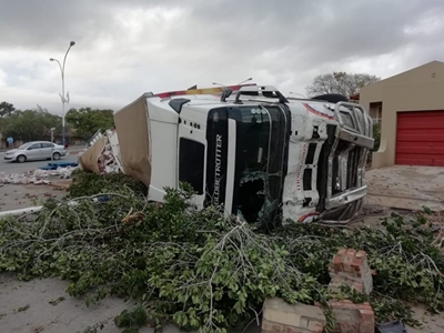 Opvolg: Vragmotor slaan om in Voortrekkerweg
