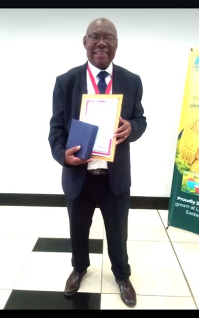 Top history educator receives third award