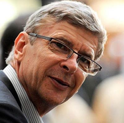 Wenger 'amazed' at speculation on future