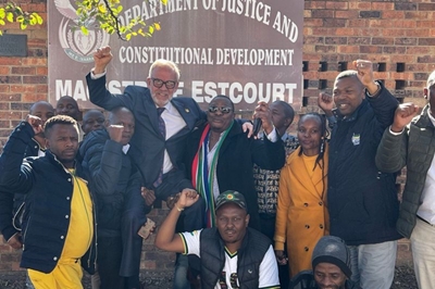 Carl Niehaus to sue the state for humiliation