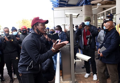 Soweto residents ask Eskom to switch on their lights