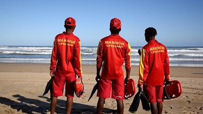Lifeguards on the beaches from 1 December