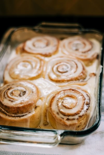 Easy cinnamon rolls recipe for a tasty treat