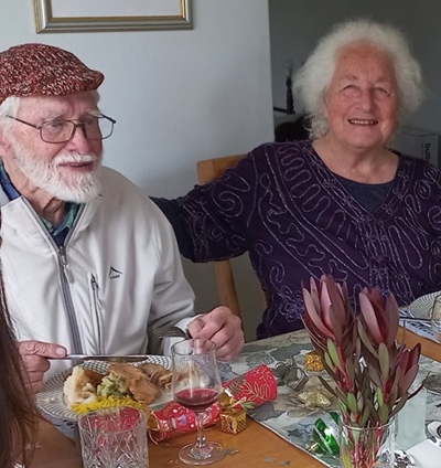 Bejaarde egpaar se gewuif vir Powervan raak stil