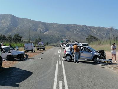 Drie voertuie in botsing by Waboomskraal