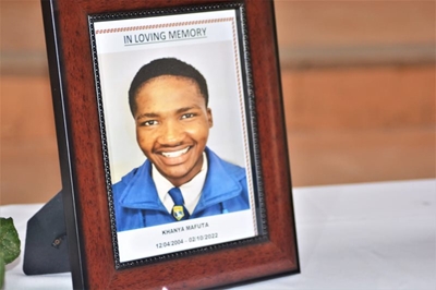Hundreds attend memorial service at school