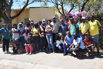 Inwoners sluit munisipale gebou