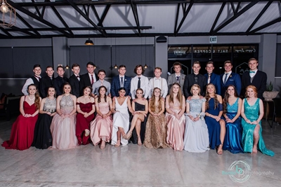 Point matrics opt for opulence at private farewell