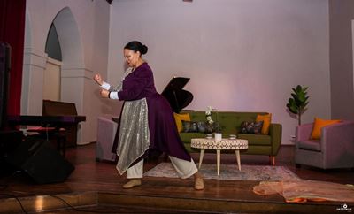 'Women on the Couch' bied inspirasie in Vrouemaand
