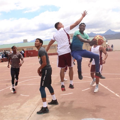 Bridgton se basketbalklub bult spiere