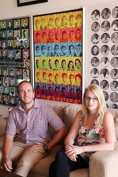 Face tiles, a mosaic of memories