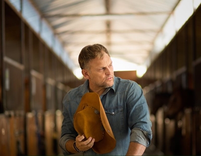 Steve Hofmeyr bring sy splinternuwe “Country Collection” na die Suid-Kaap