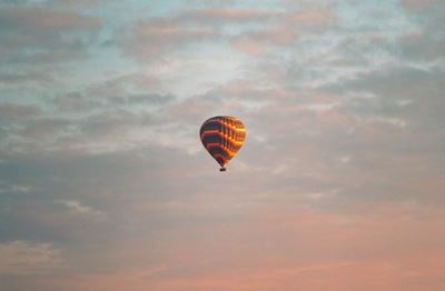 8 lovely spots in SA to go hot air ballooning for Valentine’s Day