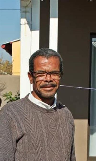 Geliefde onderwyser gegroet