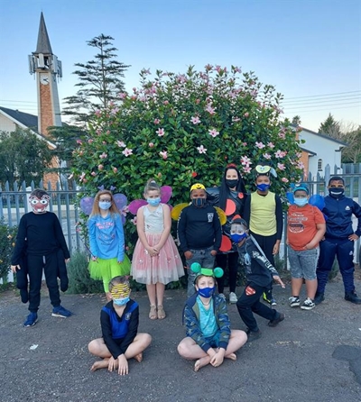 Laerskool Blanco se gr.3's leer van goggas