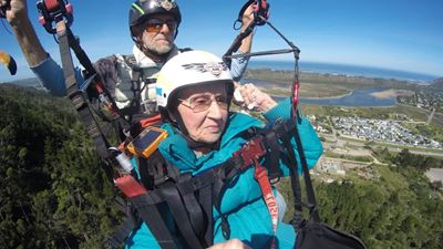 Bravo vir 'n dapper ouma