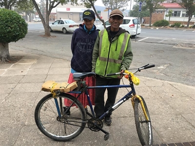 Liefde is om fiets te trap vir jou vrou