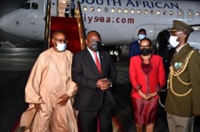 President Ramaphosa arrives in Dakar