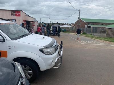 Residents help police nab slippery suspect